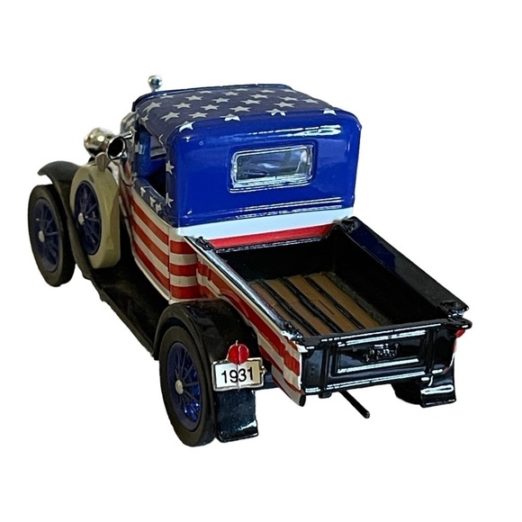 National Motor Museum 1931 FORD Model A Pickup Truck American Flag Collectible - Picture 2 of 10